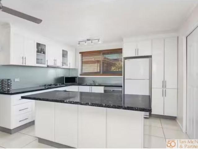 Cozy 54 Christopher Crescent, Queanbeyan House for rent Liste.
