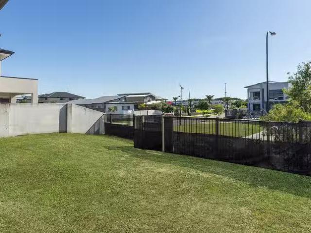 Deal! 54 Grant Avenue, Hope Island, QLD 4212