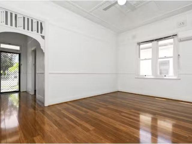 Deal! 56 Bridges Road, New Lambton House for rent Listed by P.