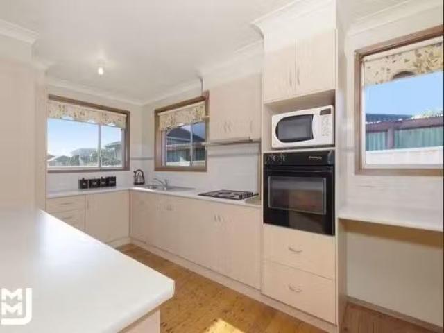 Just in! 56 The Esplanade, Oak Flats, NSW 2529