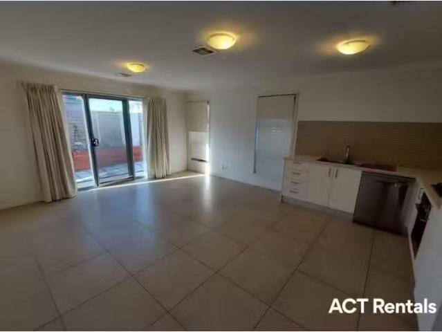 Deal! 58 Cocoparra Crescent, Crace House for rent Listed by N.