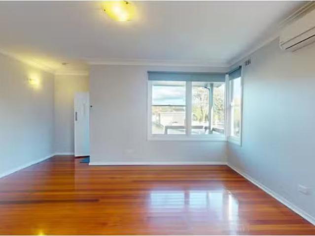 Just in! 58 Clarence Street, Glendale House for rent Listed b.