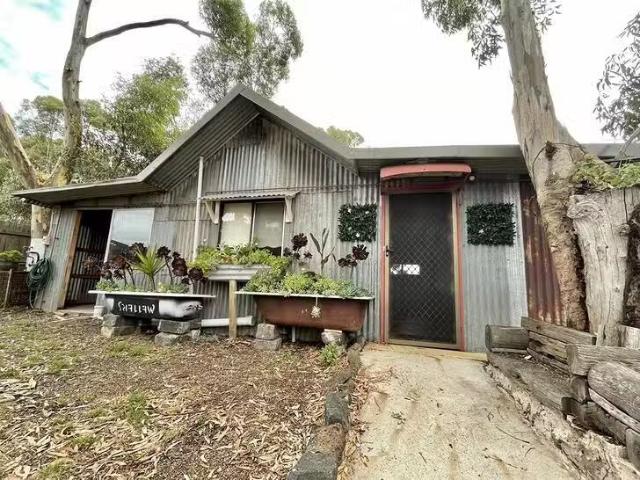Deal! 5/932 Holden Road, Toolern Vale, VIC 3337