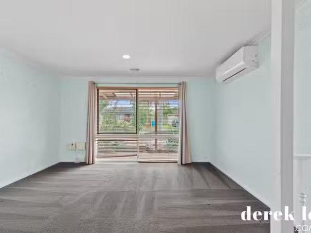 Cozy 5 Tongola Court, Cranbourne, VIC 3977