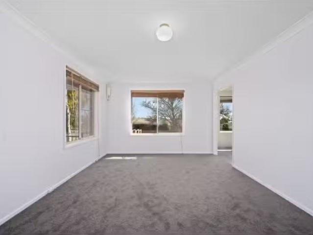 Just in! 5 Torulosa Way, Orange House for rent Listed by Jane.