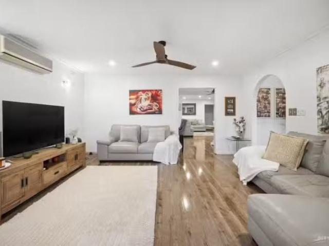 Nice 5 Wicks Road, The Basin VIC 3154 House Auction