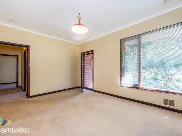 Cozy 5 Wilkes Street, Hamilton Hill, WA 6163
