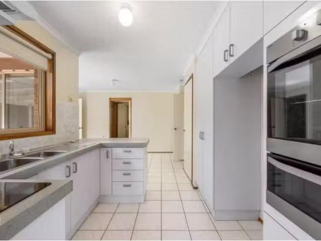 Nice 5 Allitt Place, Banks House for rent Listed by Client Co.