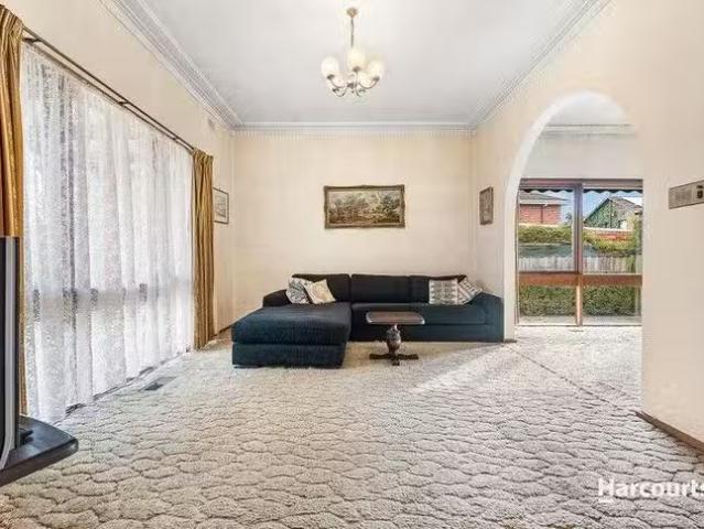 Rental! 5 Aylwin Avenue, Burwood, VIC 3125