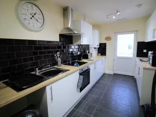 Nice 5 BA 5 bedroom house share for rent in Woodlands Road, Do.
