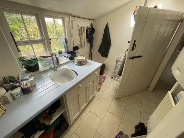 Nice 5 bedroom detached house for rent in The Square, Westbury.