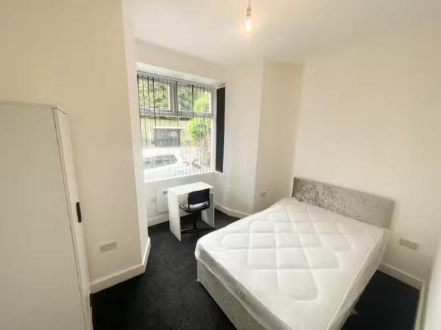 Rental! 5 bedroom house of multiple occupation for rent in Bro.
