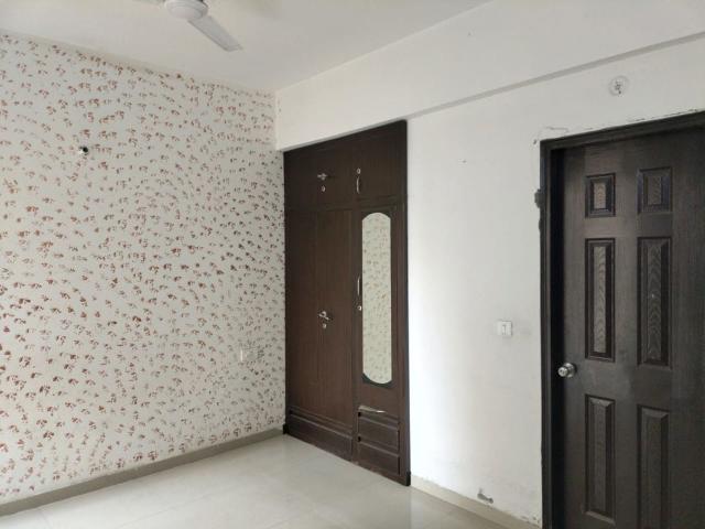 Rental | 5 BHK + 1795 Sq.Ft. Apartment in Prateek Grand City