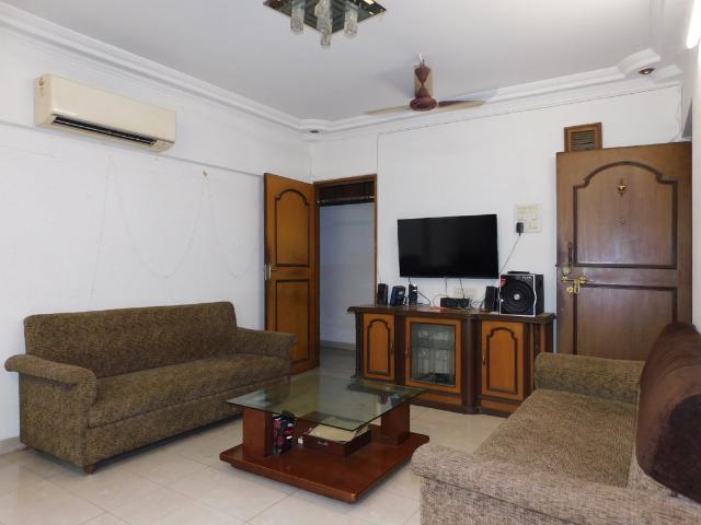 Rental | 5 BHK 1950 Sq.Ft. Apartment in Swastik Park