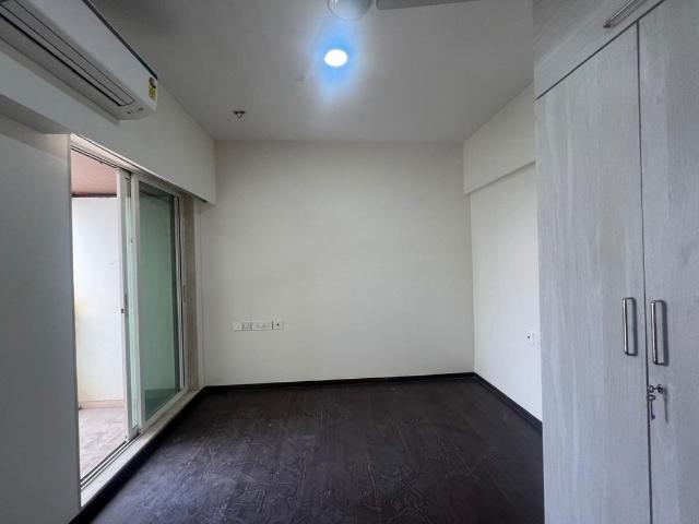 Rental | 5 BHK + 2000 Sq.Ft. Apartment in Dheeraj Insignia
