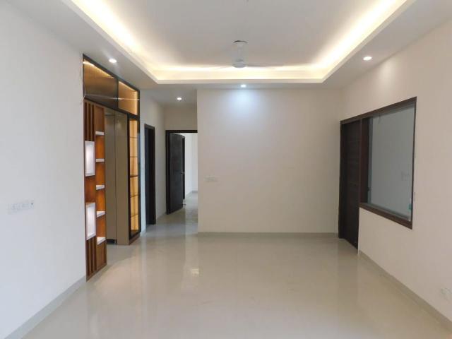 Rental | 5 BHK 215 Sq.Yd. Apartment in Ansal Sushant Apartments