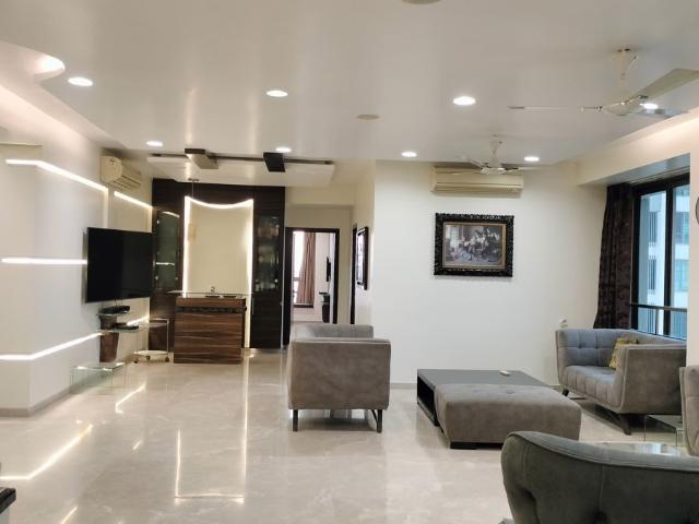 Rental | 5 BHK 2100 Sq.Ft. Apartment in Oberoi Realty Woods