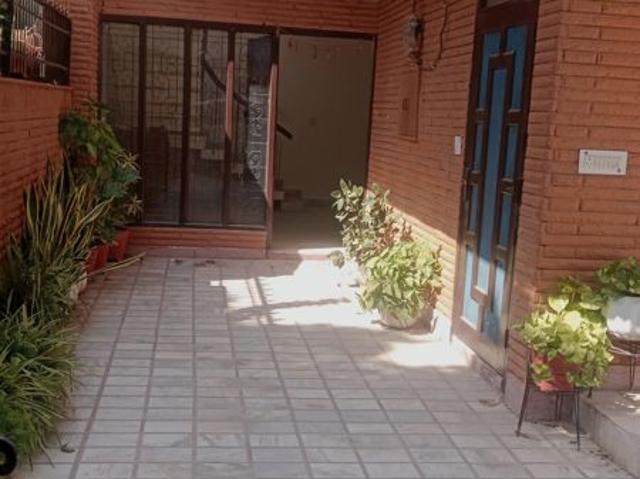 Rental | 5 BHK 250 Sq.Mt. Independent House in Sector 26