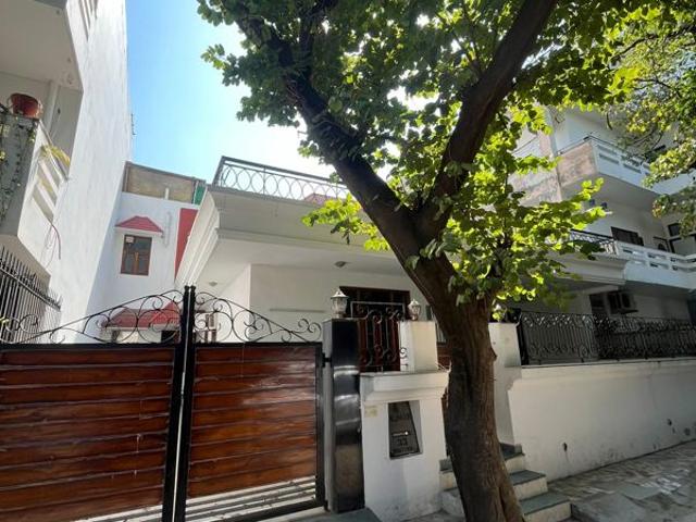 Rental | 5 BHK + 3000 Sq.Ft. Villa in Vasant Kunj