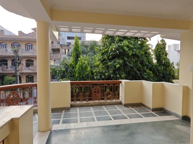 Rental | 5 BHK + 300 Sq.Yd. Villa in DLF Phase II