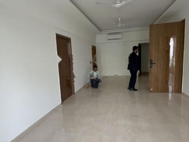 Rental | 5 BHK 3150 Sq.Ft. Apartment in Sector 10A
