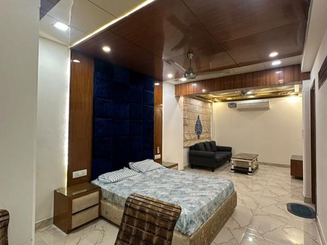 Rental | 5 BHK + 5000 Sq.Ft. Apartment in Sector 6 Dwarka