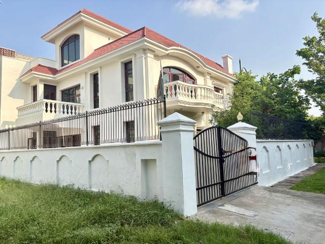 Rental | 5 BHK + 534 Sq.Yd. Villa in Eros Rosewood City