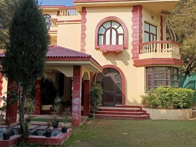 Rental | 5 BHK + 9000 Sq.Ft. Villa in Sector 57