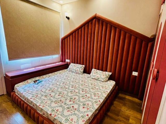 Rental | 5 BHK + Extra Room 325 Sq.Ft. Independent House in Defence Colony