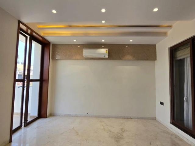 Rental | 5 BHK + Servant Room,Basement 6000 Sq.Ft. Independent House in Shyam Nagar