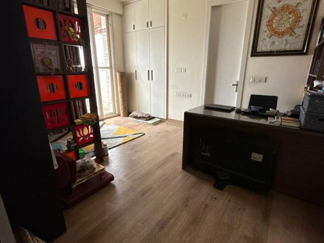 Rental | 5 BHK + Servant Room,Extra Room 4300 Sq.Ft. Apartment in Prateek Edifice