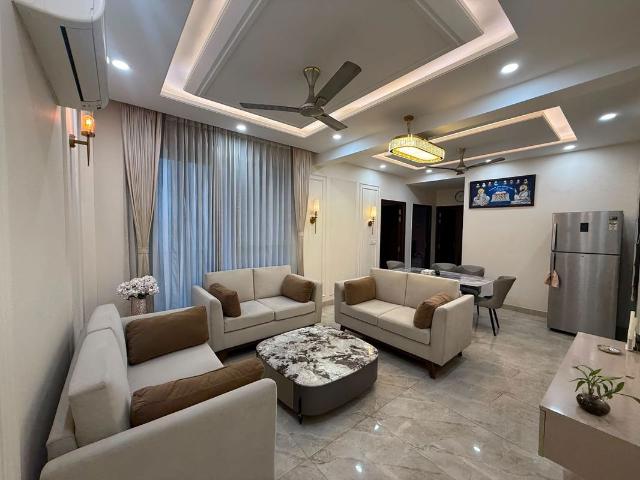 Rental | 5 BHK + Servant Room,Extra Room 4500 Sq.Ft. Independent House in Sector 82