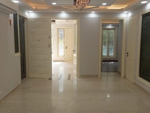 Rental | 5 BHK + Servant Room,Study Room 325 Sq.Yd. Villa in Defence Colony