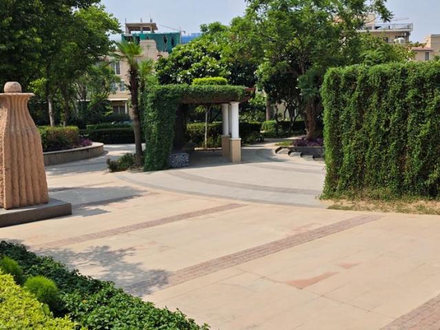 Rental | 5 BHK + Servant Room,Study Room,Basement 350 Sq.Yd. Villa in Emaar Marbella