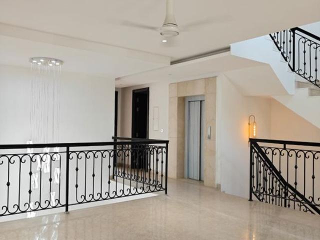 Rental | 5 BHK + Servant Room,Study Room,Extra Room,Basement 7400 Sq.Ft. Villa in Emaar Marbella