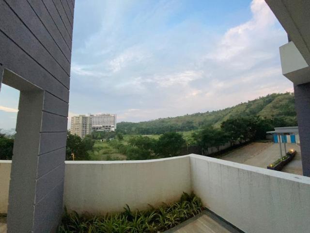 Rental | 5 BHK + Servant Room 2200 Sq.Ft. Apartment in Kalpataru Jade Residences