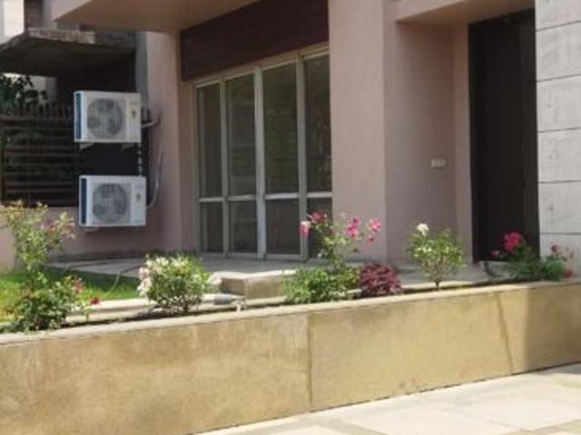 Rental | 5 BHK + Servant Room 3600 Sq.Ft. Independent House in Unitech The Villas