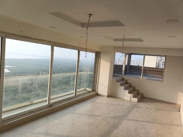 Rental | 5 BHK + Servant Room 3000 Sq.Ft. Penthouse in Galaxy Aura