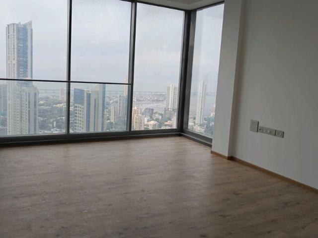 Rental | 5 BHK + Servant Room 3056 Sq.Ft. Apartment in Rustomjee Crown