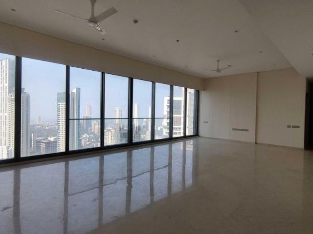 Rental | 5 BHK + Servant Room 3170 Sq.Ft. Apartment in Rustomjee Crown