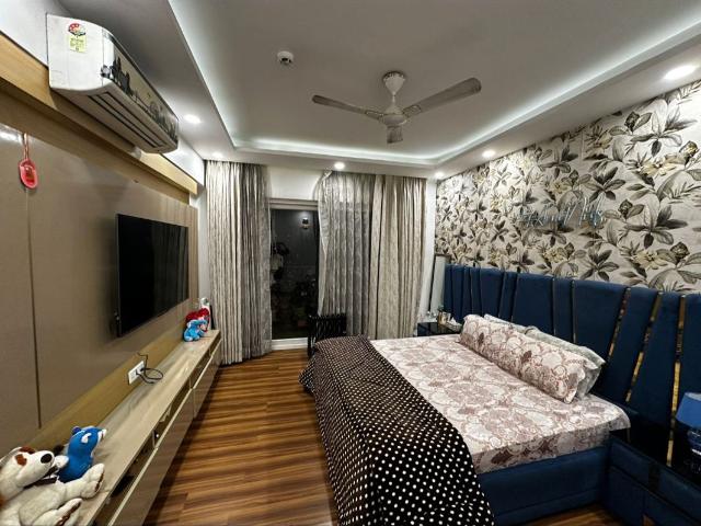 Rental | 5 BHK + Servant Room 4300 Sq.Ft. Apartment in Prateek Edifice