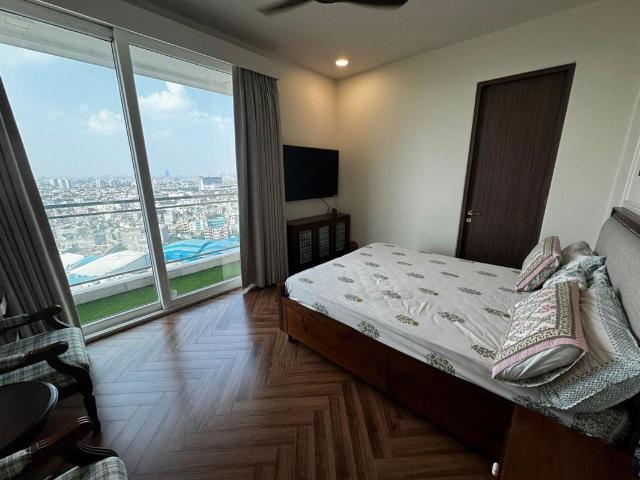 Rental | 5 BHK + Servant Room 5600 Sq.Ft. Villa in Ambience Tivertone