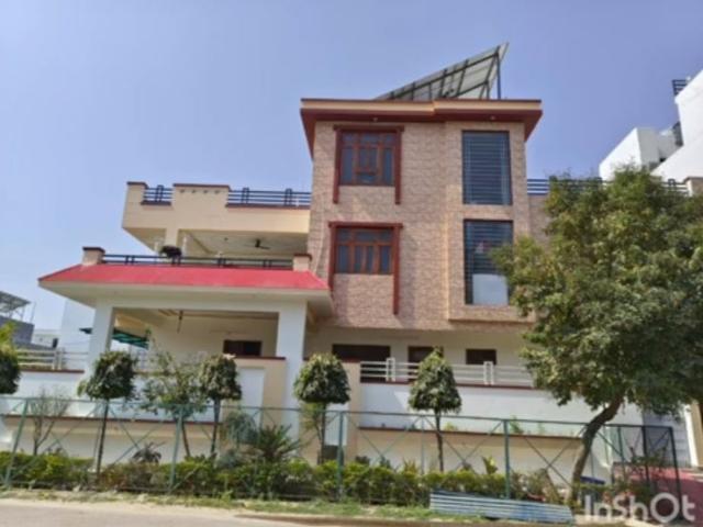 Rental | 5 BHK + Servant Room 6000 Sq.Ft. Villa in Gomti Nagar