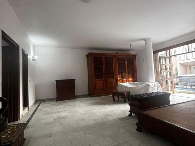 Rental | 5 BHK + Study Room,Extra Room,Store Room 325 Sq.Yd. Independent House in Defence Colony