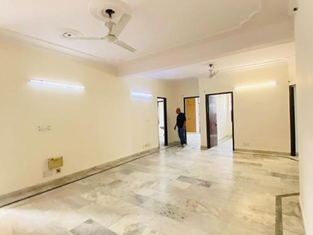 Rental | 5 BHK + Pooja Room 3600 Sq.Ft. Apartment in Sector 11 Dwarka