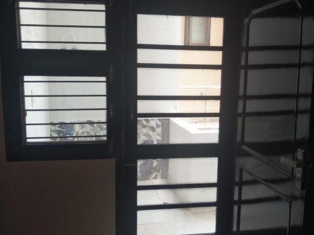 Rental | 5 BHK + Pooja Room,Servant Room 500 Sq.Yd. Independent House in New Friends Colony