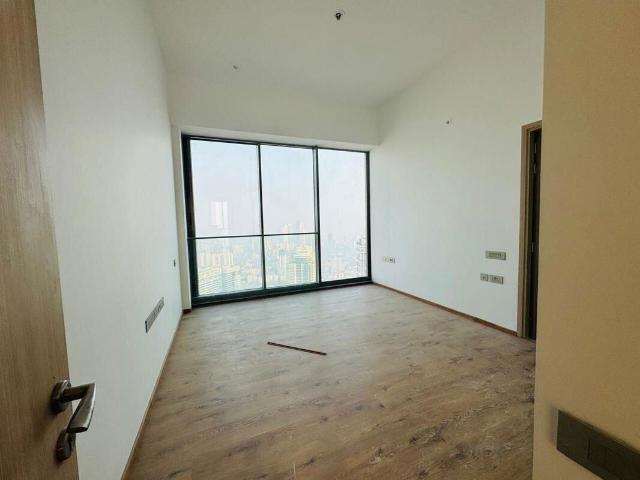 Rental | 5 BHK + Pooja Room,Servant Room,Study Room 3072 Sq.Ft. Apartment in Rustomjee Crown