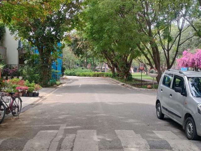 Rental | 5 BHK + Pooja Room,Servant Room,Study Room 310 Sq.Yd. Villa in Unitech Nirvana Country Cedar Crest