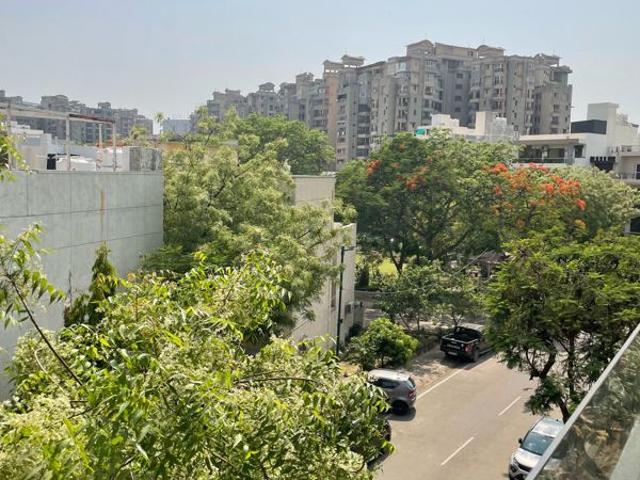 Rental | 5 BHK + Pooja Room,Servant Room,Study Room,Extra Room,Basement,Store Room 312 Sq.Yd. Villa in Nirvana Country Birch Court