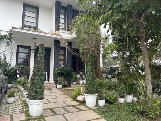 Rental | 5 BHK + Pooja Room,Servant Room,Study Room,Extra Room,Basement,Store Room 750 Sq.Ft. Villa in Vipul Tatvam Villas